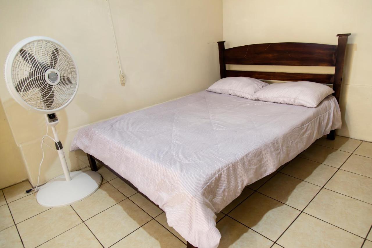 Apartmán Laurel House San Antonio De Belen Exteriér fotografie